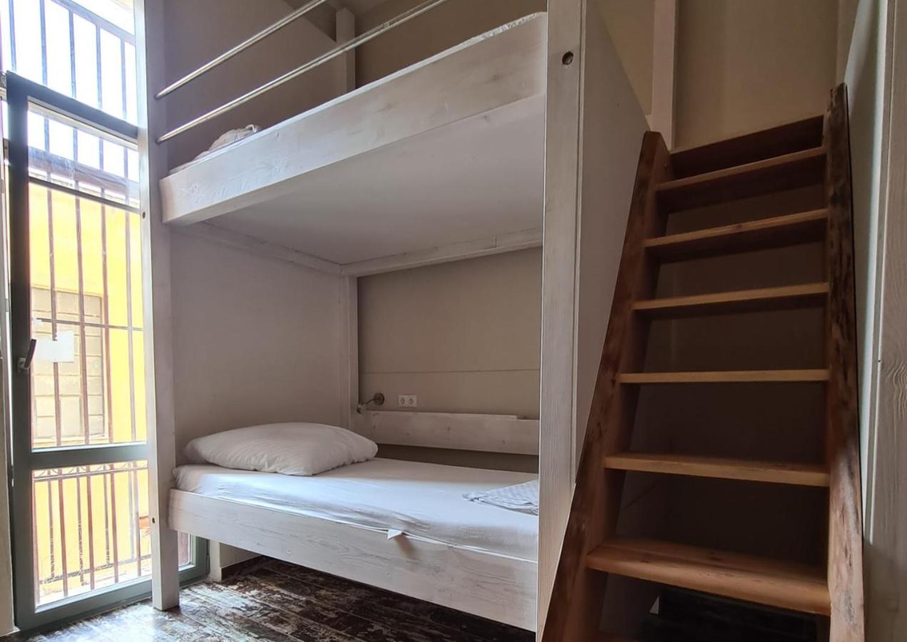 Jetpak Alternative Eco Hostel Солун Екстериор снимка