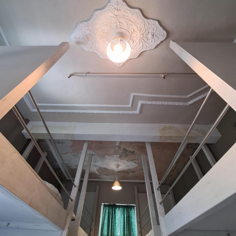 Jetpak Alternative Eco Hostel Солун Екстериор снимка