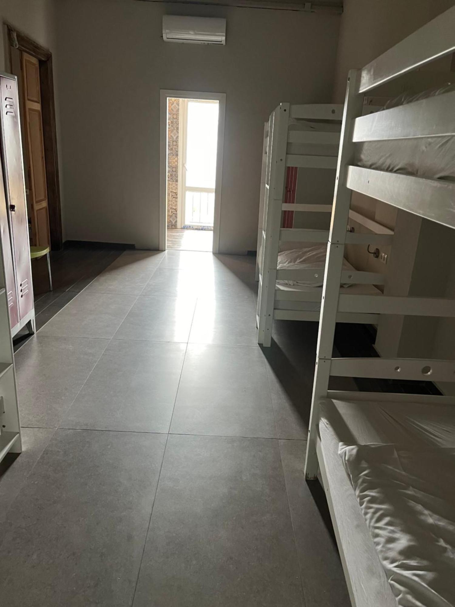 Jetpak Alternative Eco Hostel Солун Екстериор снимка